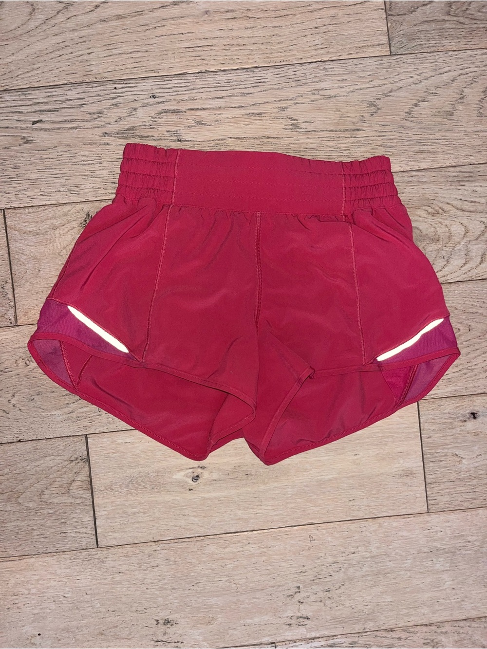 lululemon athletica Women's Pink Hottie Hot Shorts (High Rise 2.5in)